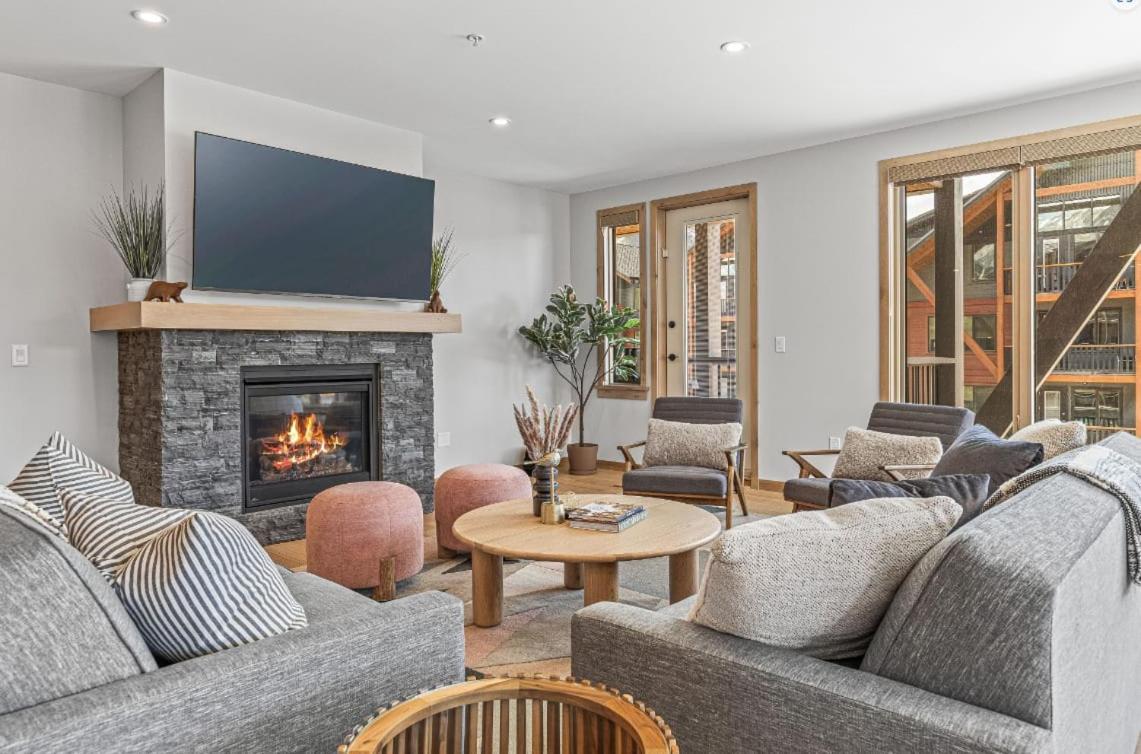 Rundle Lux Villa At Timberstone Canmore Exterior photo